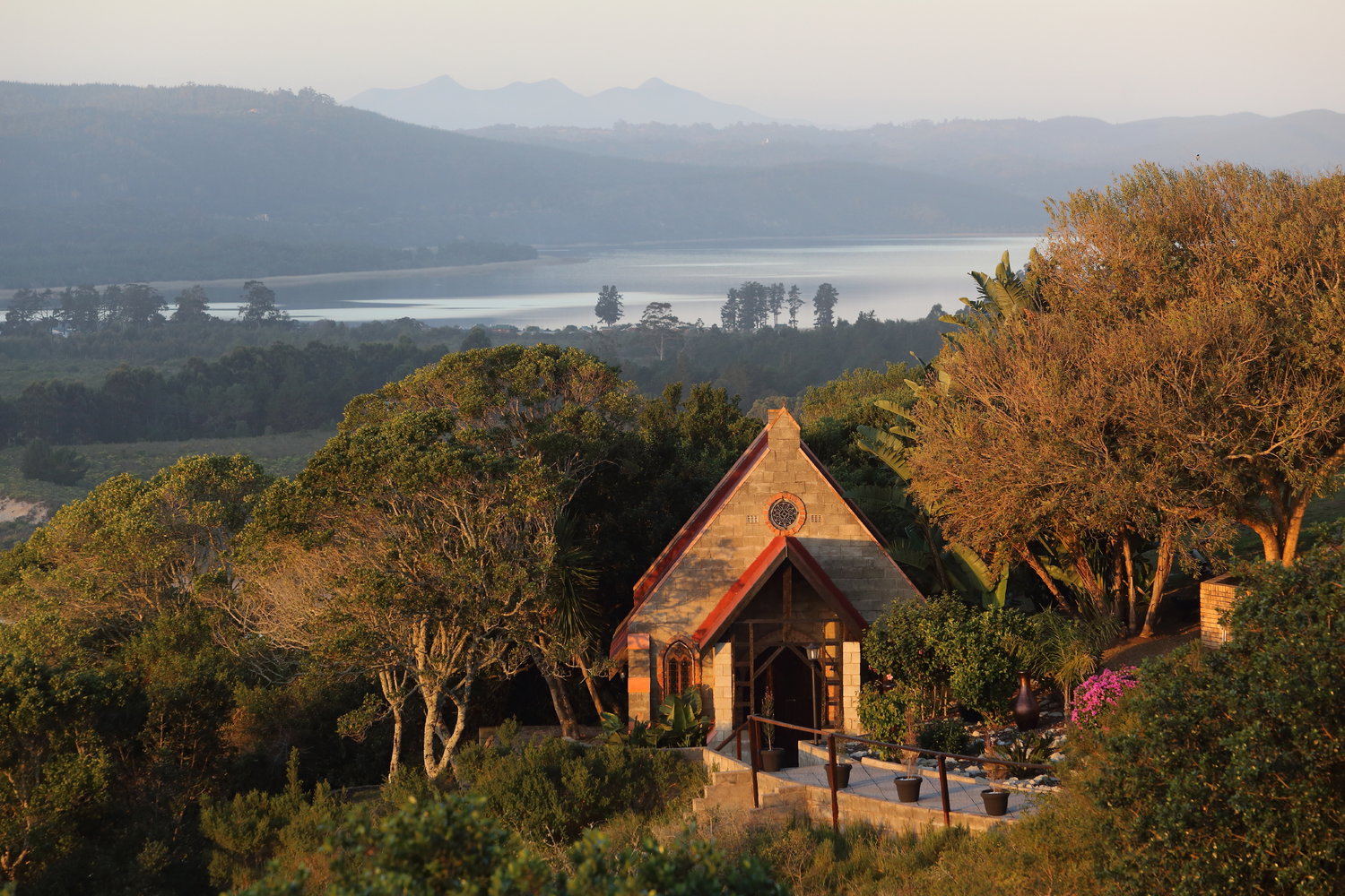 A Quiet Garden Route Escape for Stays and Intimate Weddings