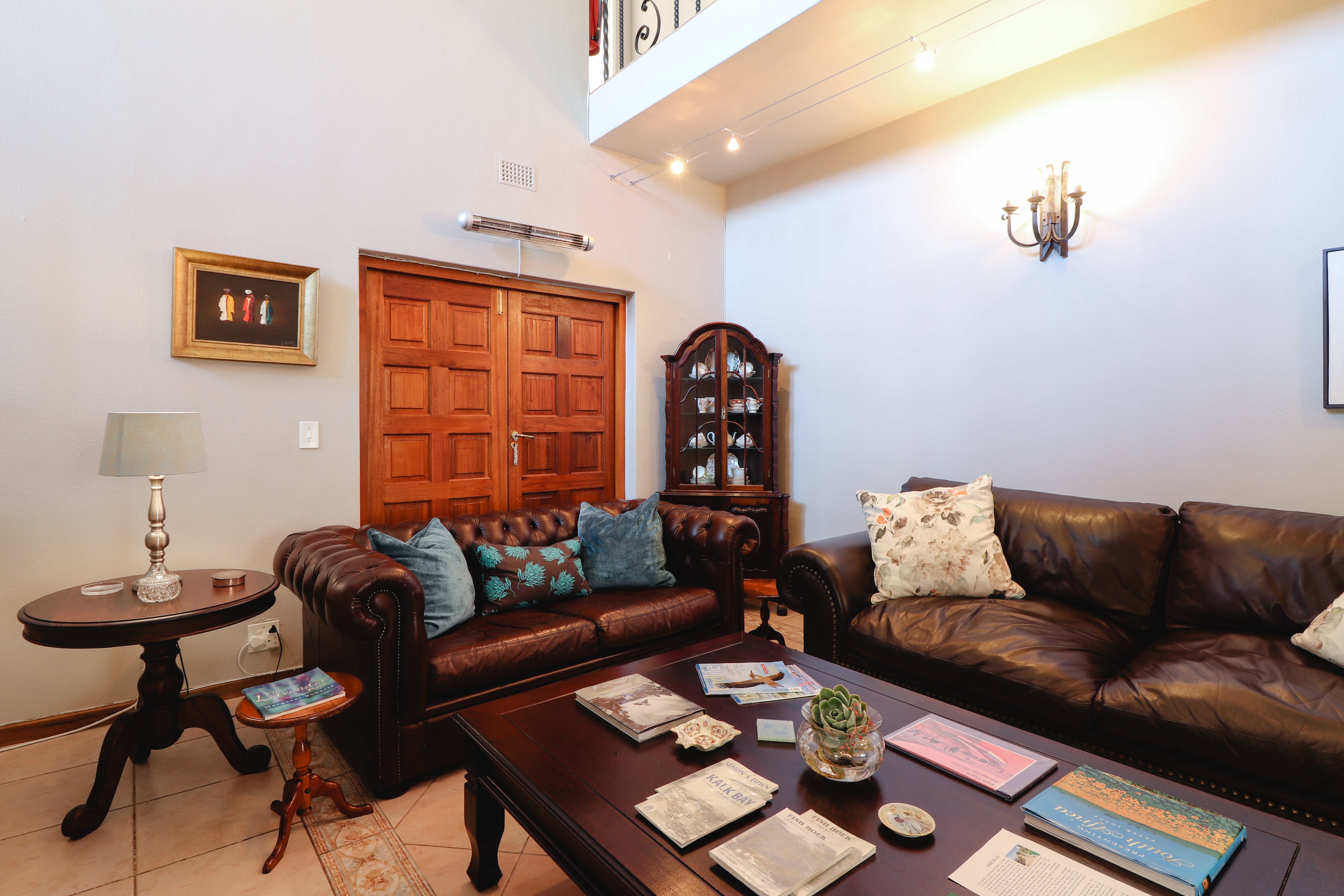 Fish Hoek Accommodation,Fishhoek accommodation,accommodation Cape Town,Guest House Fish Hoek,Fishhoek Guest House,Holiday accommodation Fish Hoek,A Tuscan Villa Fish Hoek,A Tuscan Villa sitting area,Fish Hoek Accommoation
