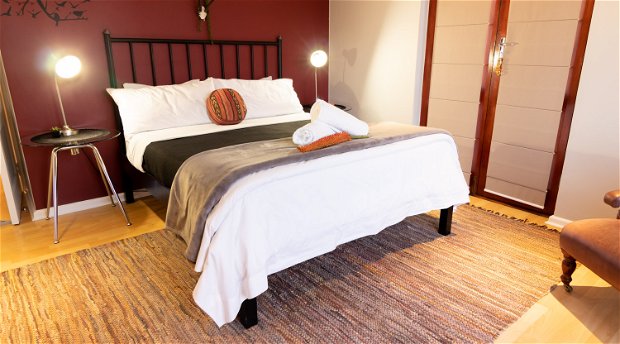 Luxury Queen Room with Juliet Balcony @ Earthbound Guest House Luxury Queen Room with Juliet Balcony @ Earthbound Guest House