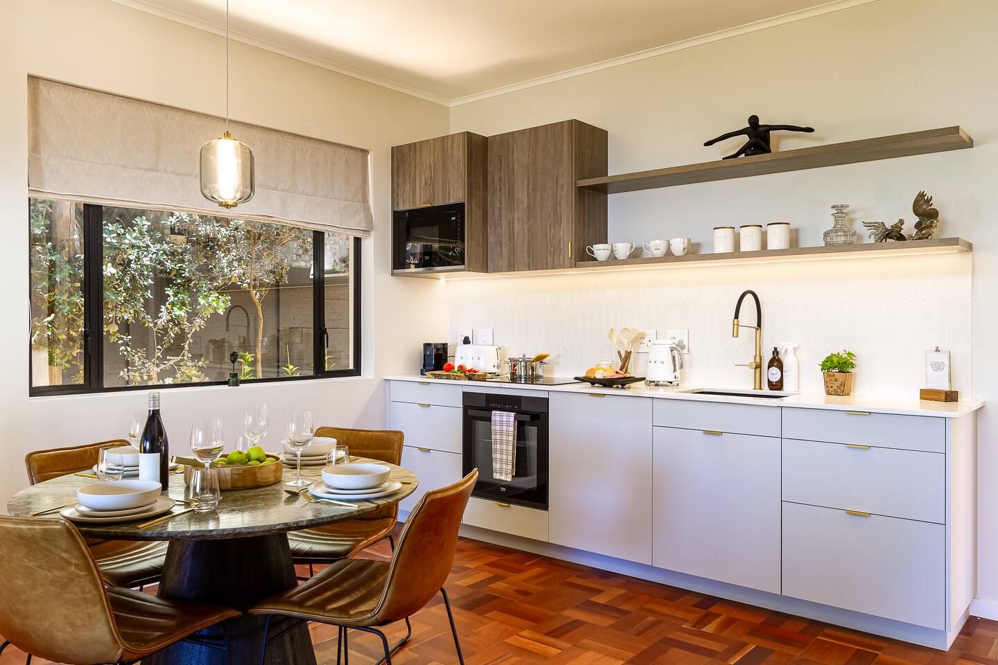 Butterfly - 5 Strathearn Avenue