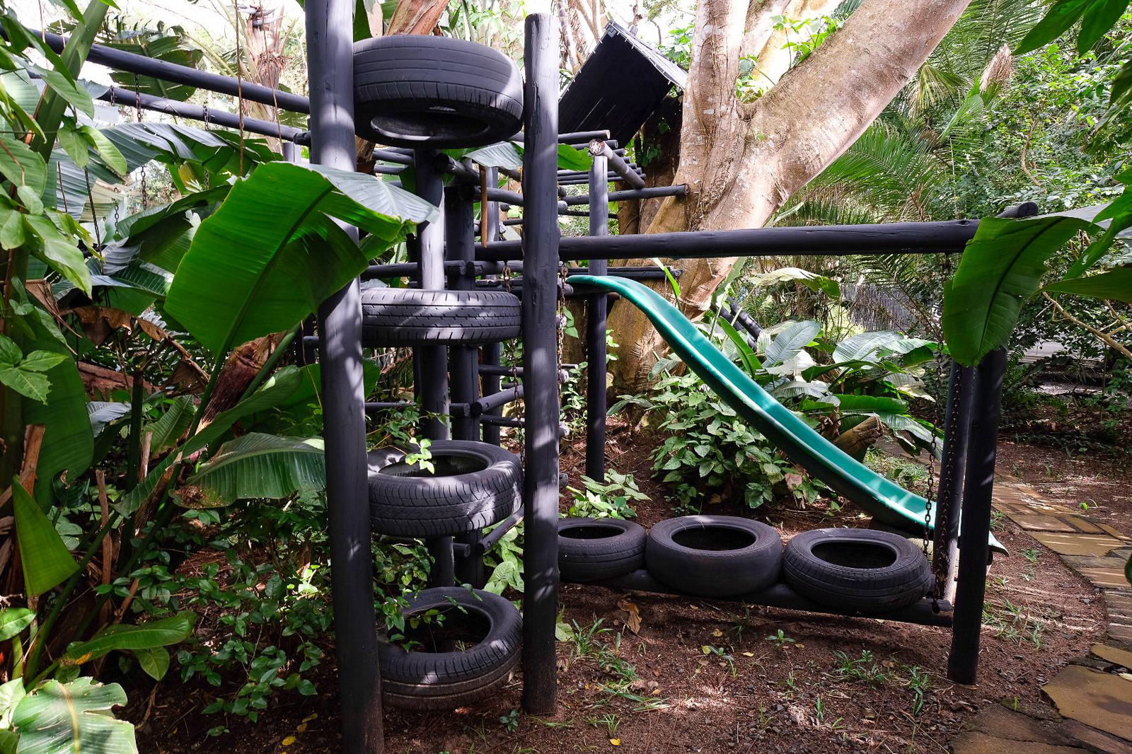 Ingwenya Lodge Tree House and Play Area