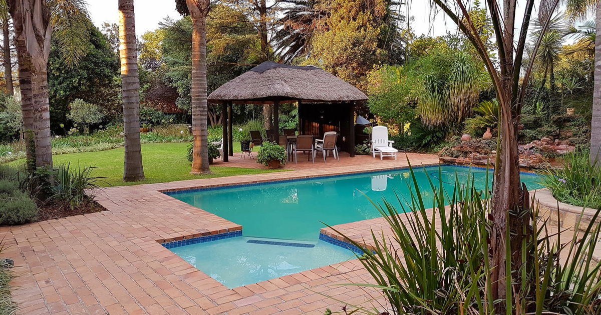 Pool and Lapa area in Garden Setting