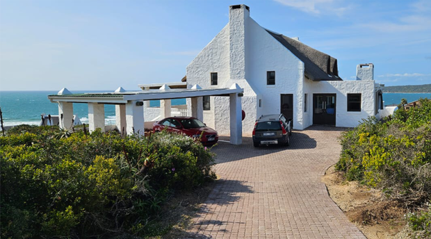 Holiday home at the beach in Kleinbos, Boggomsbaai.