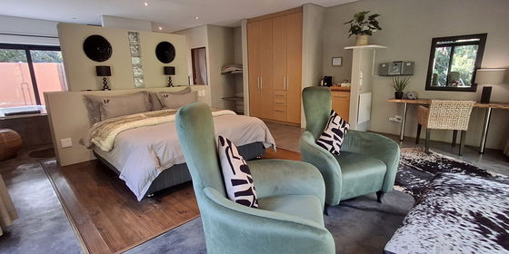 Honeymoon Suite/Superior Suite