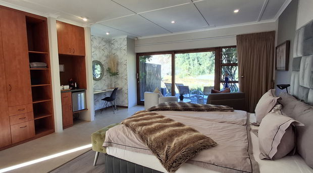 Luxury Suite 