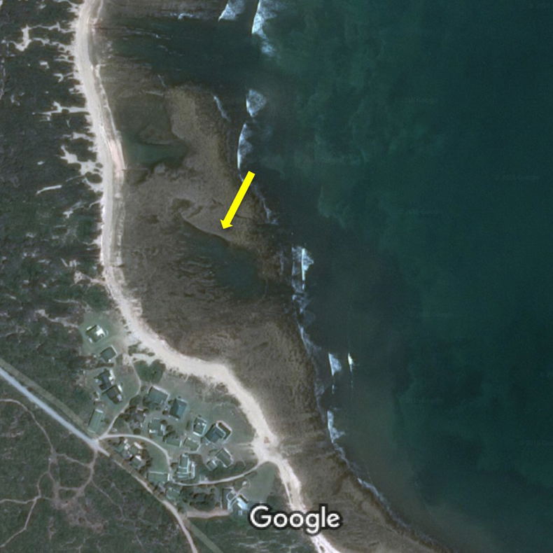 Stone, ancient fish traps at Kanon near Vleesbaai, outside Mossel Bay in the Garden Route of the Western Cape Province. Image: Google Maps Stone, ancient fish traps at Kanon near Vleesbaai, outside Mossel Bay in the Garden Route of the Western Cape Province. Image: Google Maps