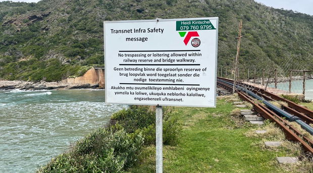 Kaaimans Bridge, not safe for walkers, no trespassing