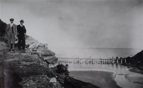 Building the Kaaimans River Bridge 1925-1928. Public domain