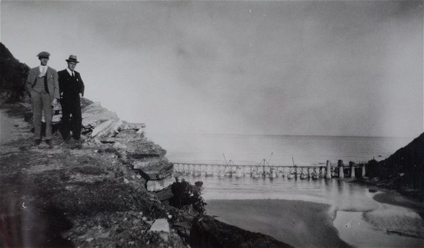 Building the Kaaimans River Bridge 1925-1928. Public domain