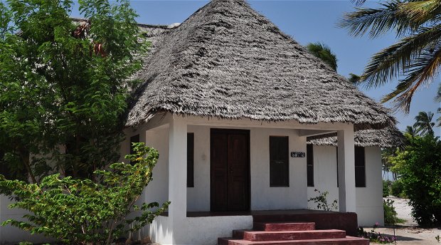 Boma House Two bedroom bungalow with Indian Ocean View