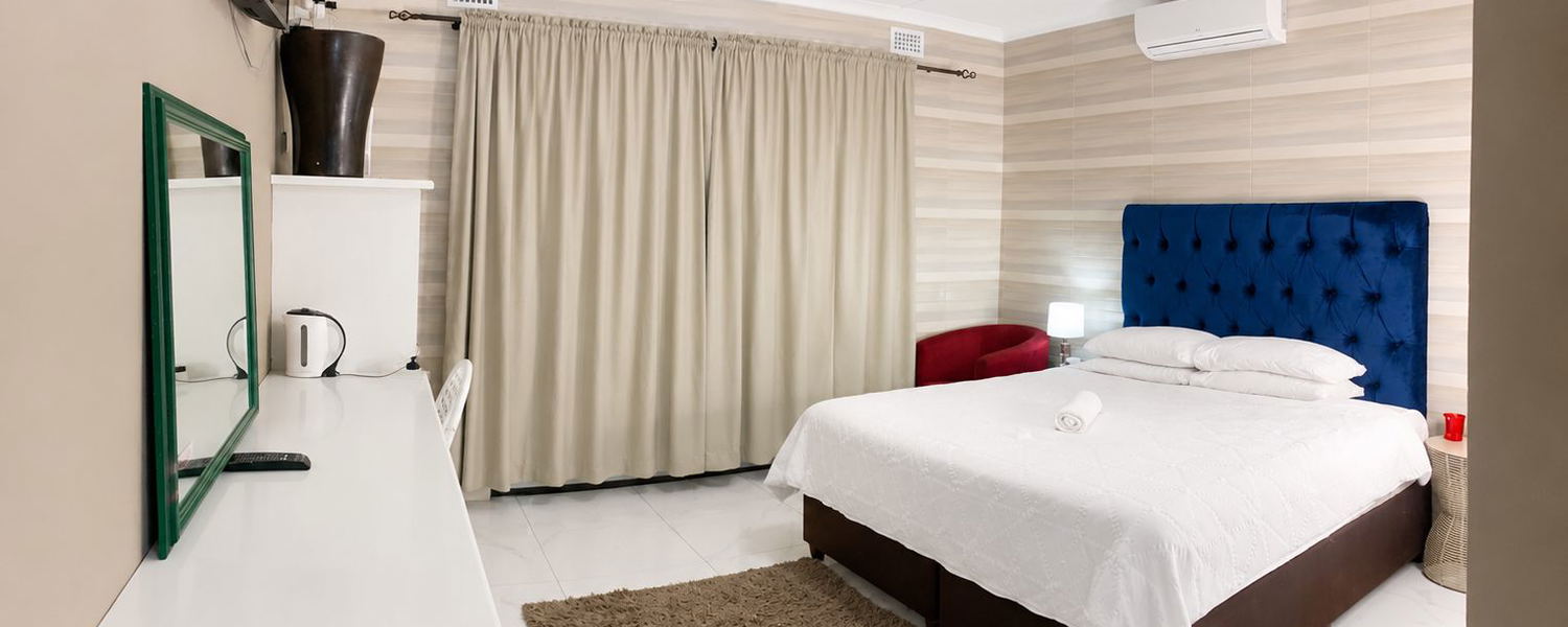 KING ROOM 08