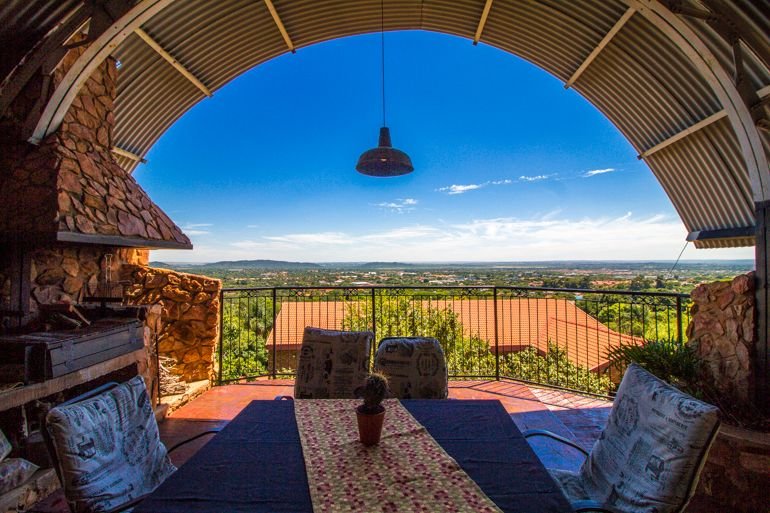 BEAUTIFUL VIEWS AND BBQ AREA
