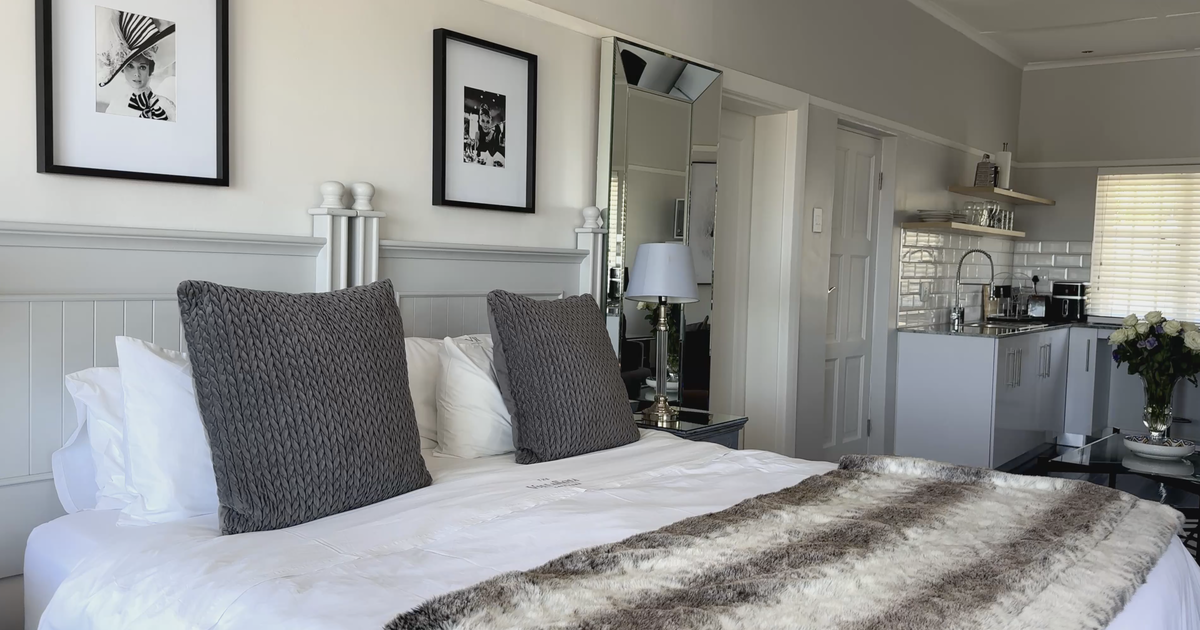 Curated visual reference: Fresh Look at Penthouse Studio Apartment B Green Point