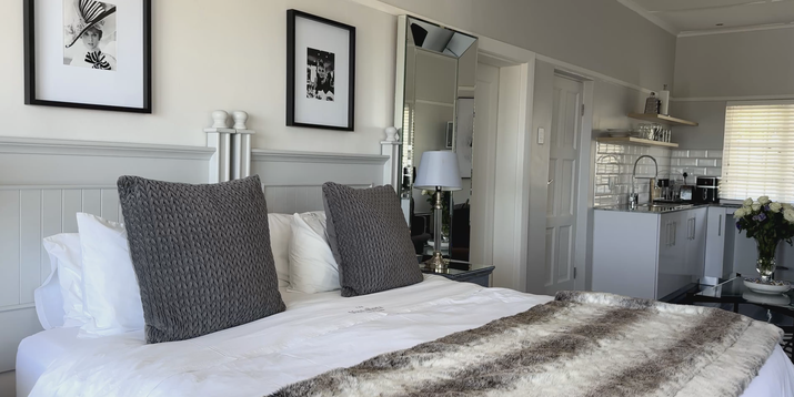 Penthouse Studio Apartment B, Green Point