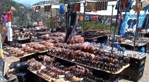 African curio market