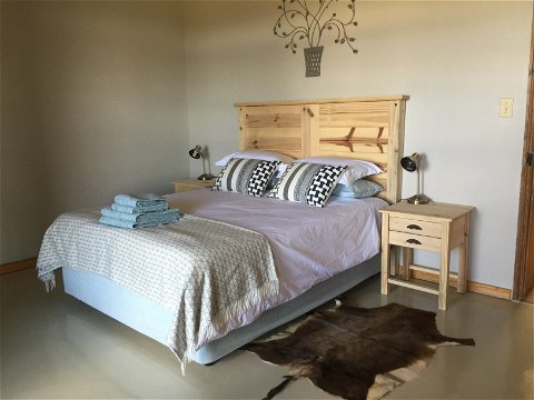 Comfortable bedrooms in Lara's on Roodepoort Farm, Clarens