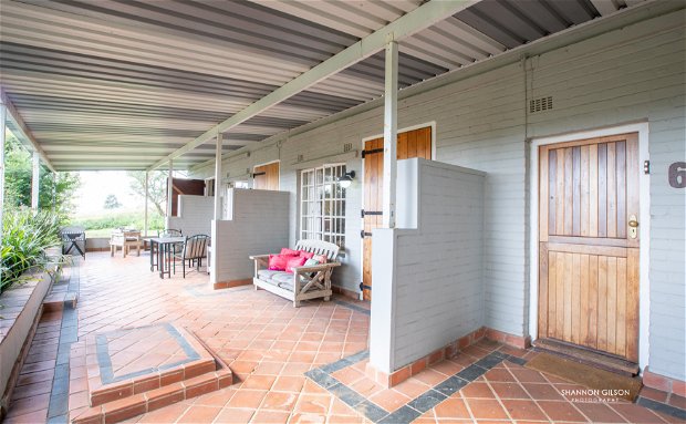 Family unit - Verandah area with braai facilities