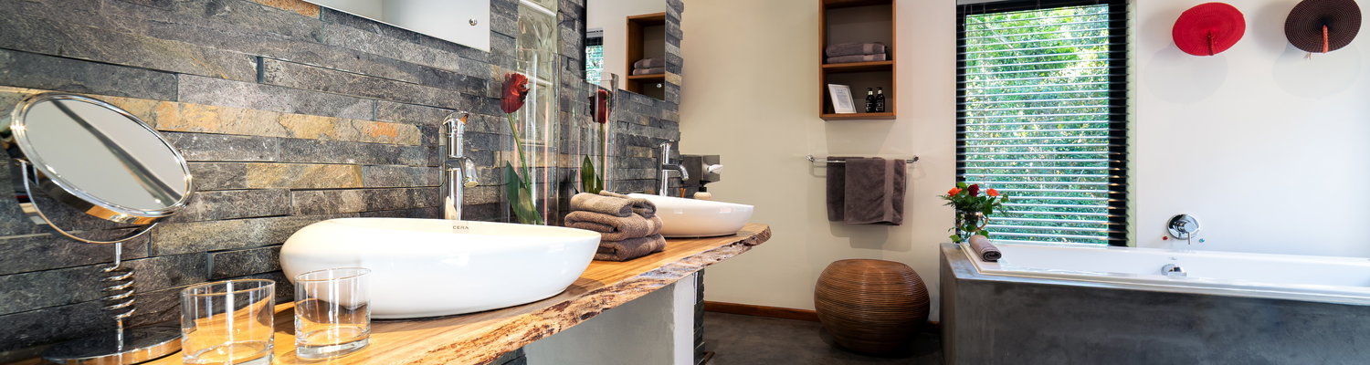 Badezimmer mit jacuzzi