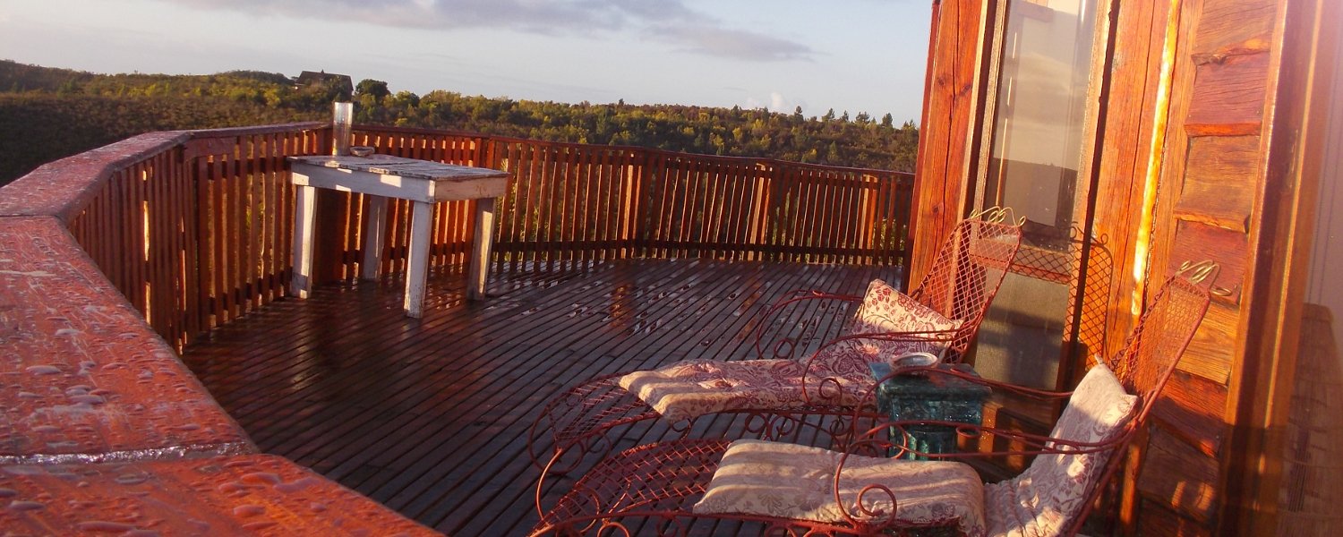 Take in the first rays of sun from your private deck overlooking the gorge, mountains and ocean beyond!