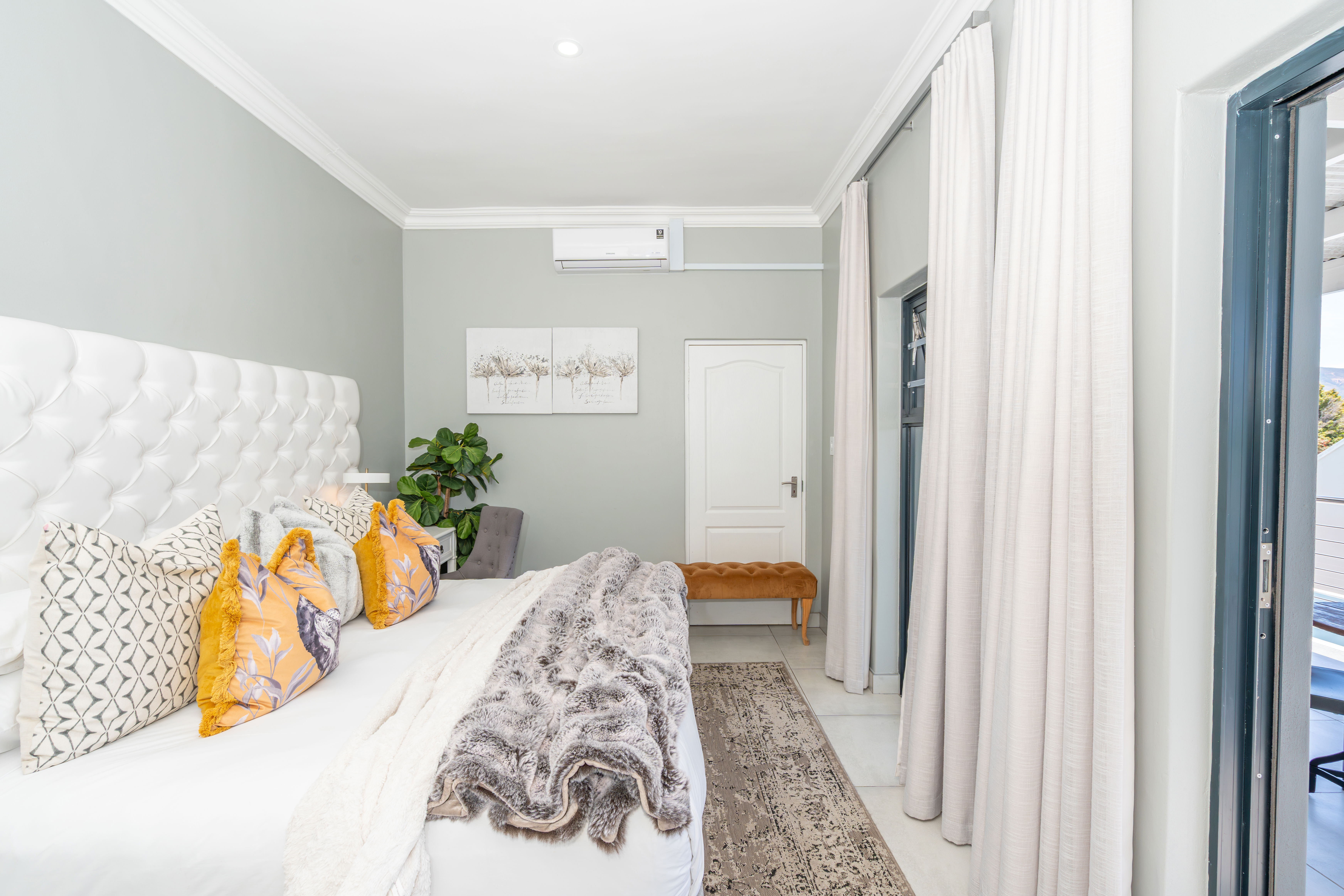 Poppy Superior room