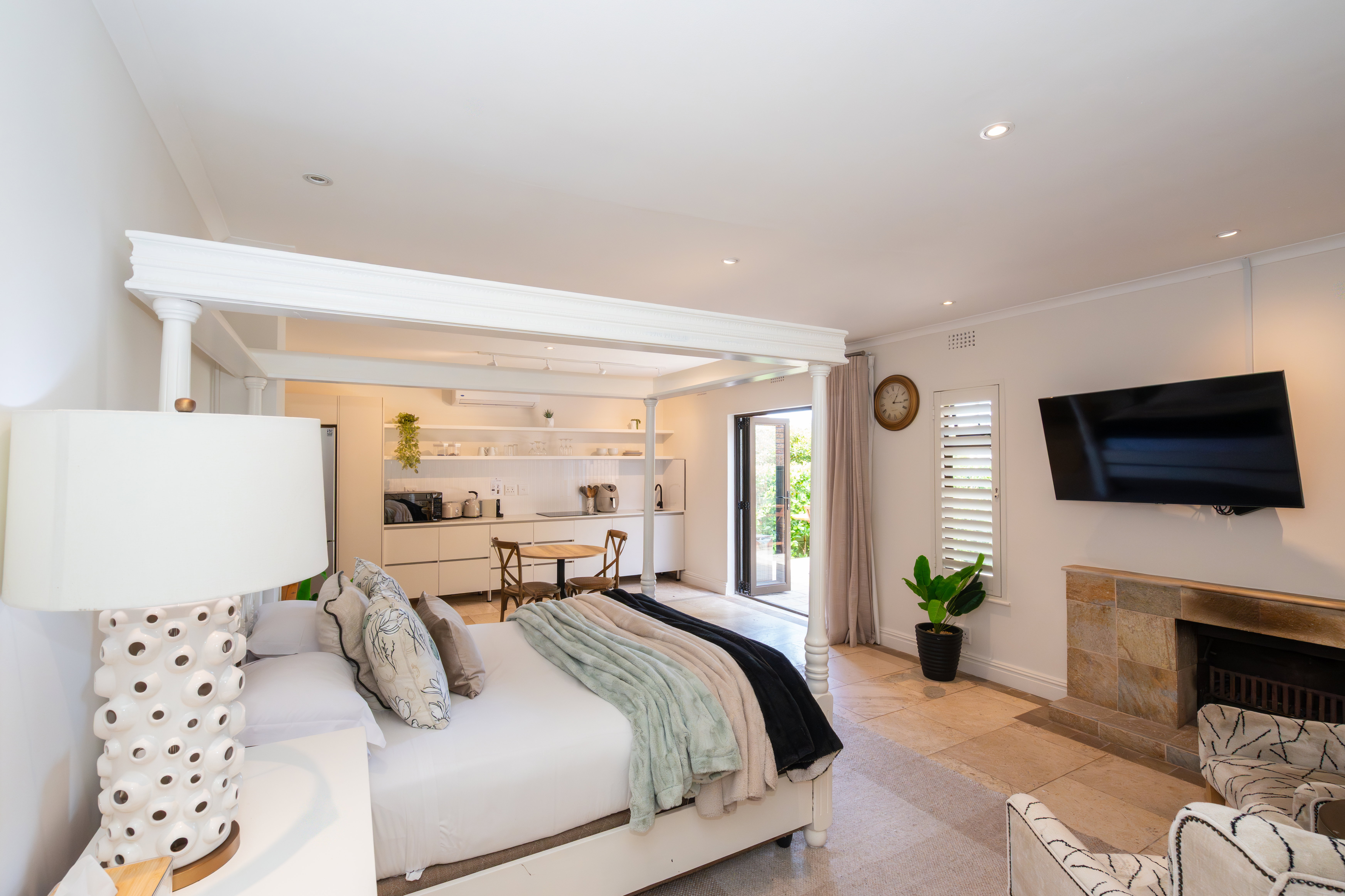 Petunia Studio unit
