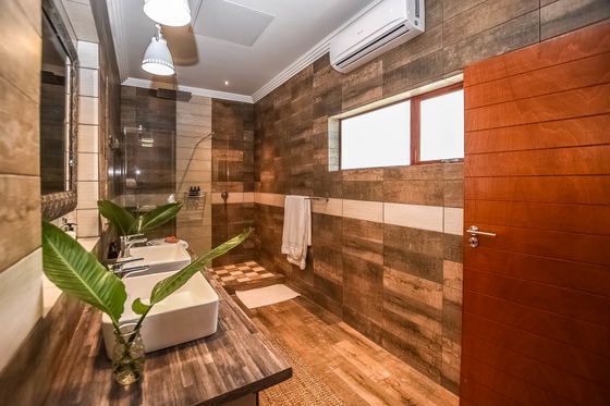 Double Lake Room Rainshower