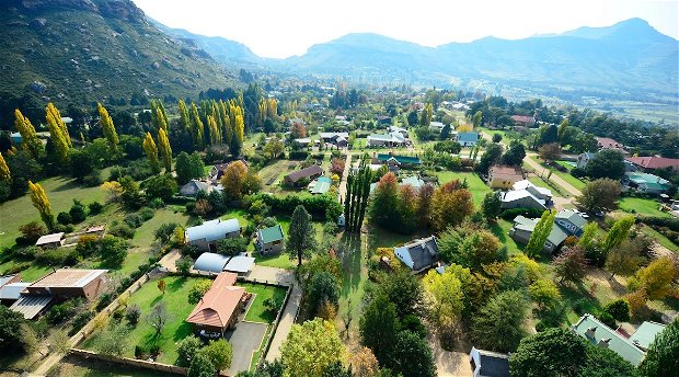 Mont Rouge guest house provides upmarket self catering accommodation in Clarens