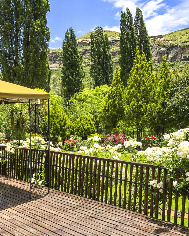 Mont Rouge Guest House offers self catering accommodation with spectacular Mountain views Mont Rouge Guest House offers self catering accommodation with spectacular Mountain views