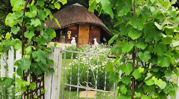 Mont Rouge Guesthouse Clarens in spring