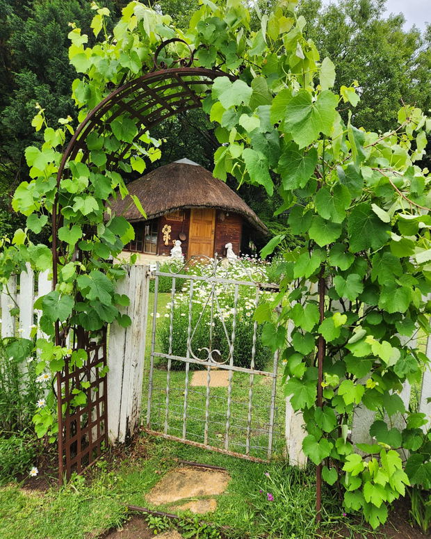 Mont Rouge Guesthouse Clarens in spring Mont Rouge Guesthouse Clarens in spring