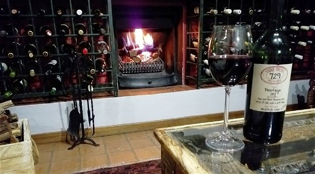 Clarens self catering guesthouse Mont Rouge fireplace