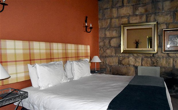 The Clarens Country House Ouhout suite bedroom