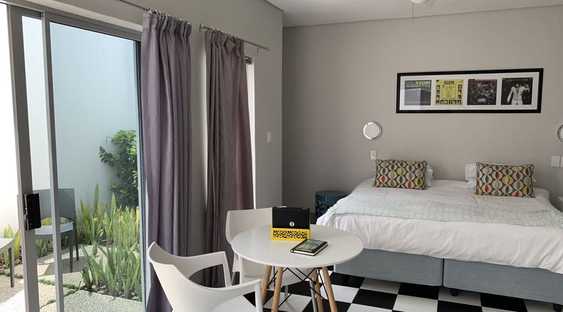 King size bed twin room with private patio garden