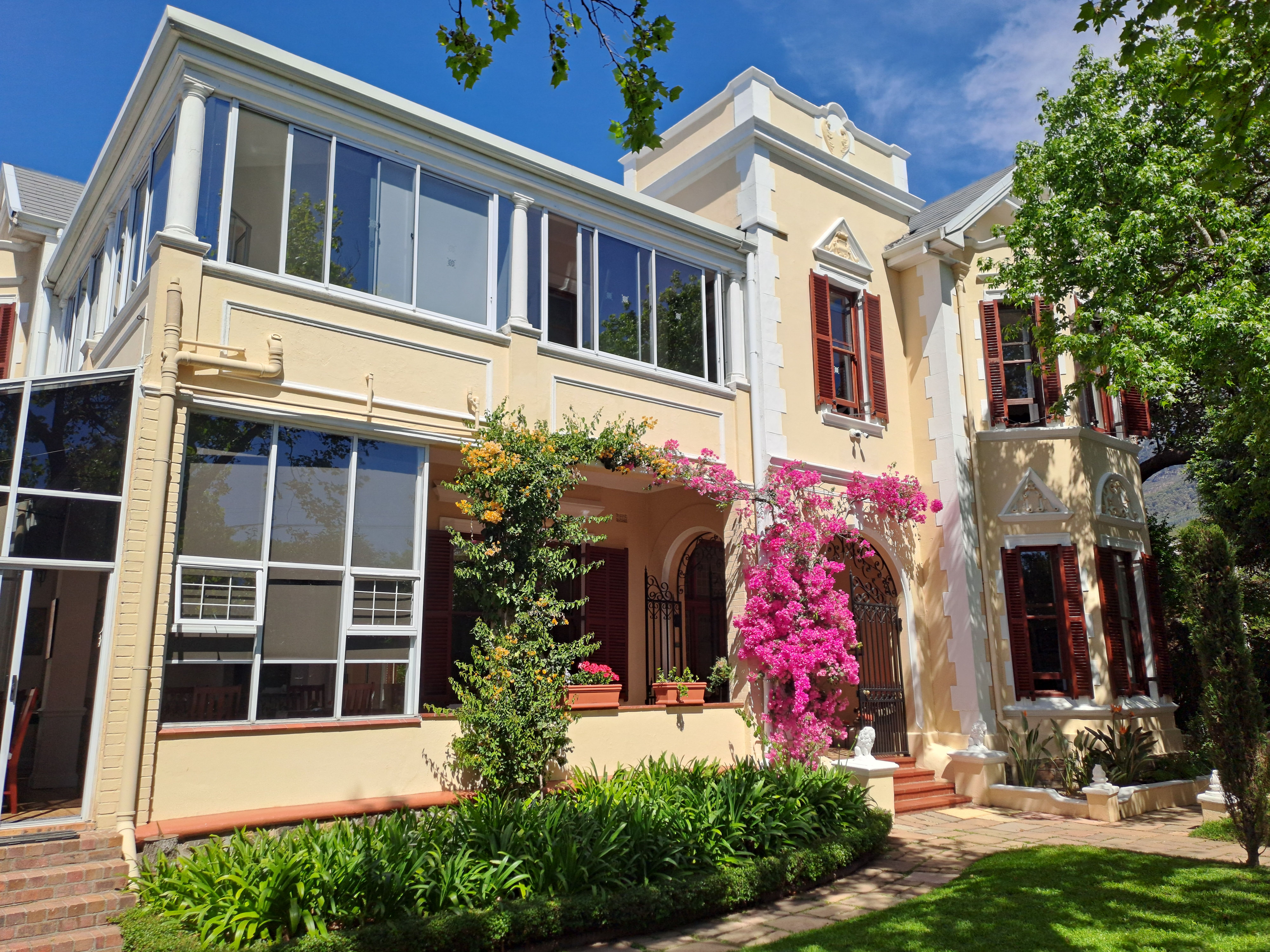 Where elegance and character meet dedicated service