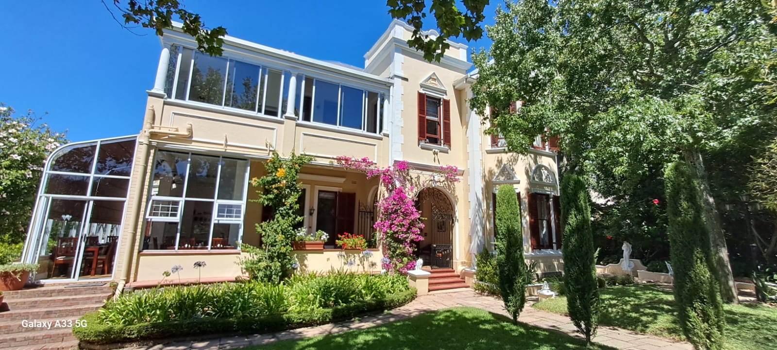 Where elegance and character meet dedicated service