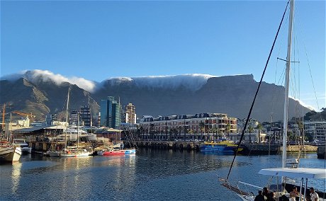 Table Mountain seen from the V&A Waterfront, with a tablecloth effect