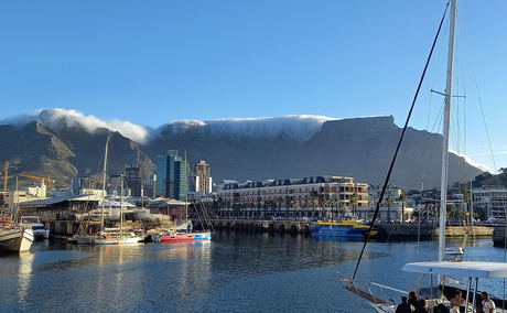 Table Mountain seen from the V&A Waterfront, with a tablecloth effect Table Mountain seen from the V&A Waterfront, with a tablecloth effect