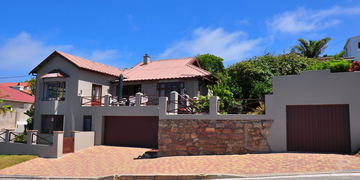 The north facing sea view deck is above the double garage.