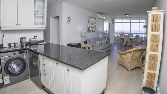Kitchen/Lounge area