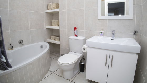 Main En Suite