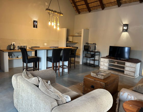 Bush Lodge 1 ,Large Livining Lounge and Kitchen Bush Lodge 1 ,Large Livining Lounge and Kitchen
