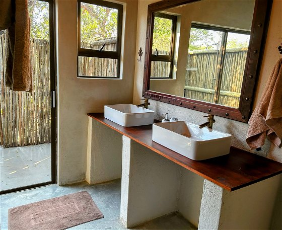 Bush Lodge 3 Bathroom