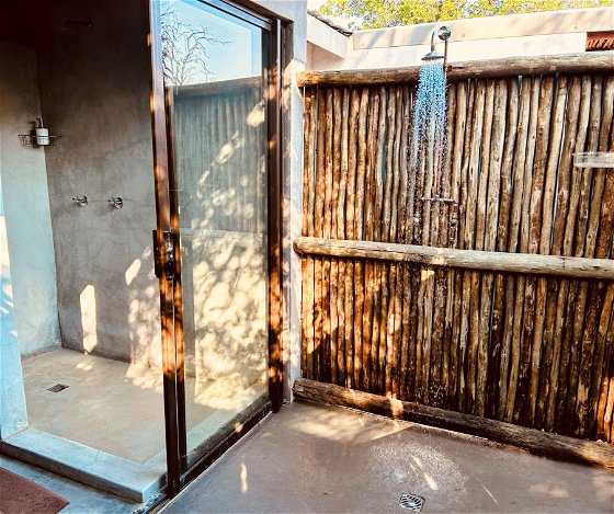 Bush Lodge 3 Outdoor shower area