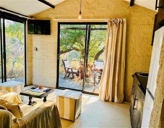 Tamboti Bush Lodge 4 Lounge,Kitchenette