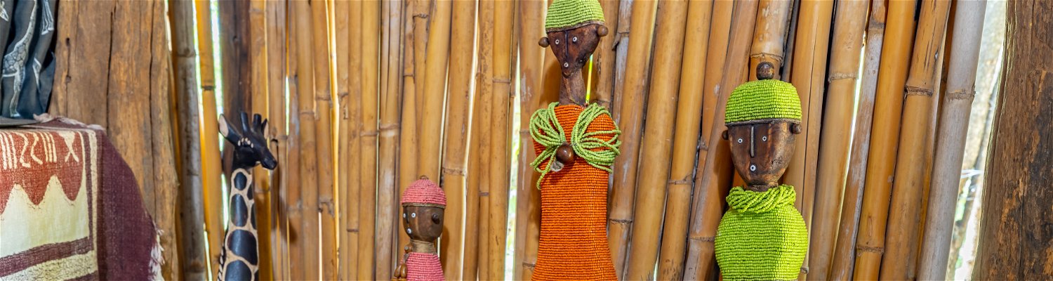 African art , responsible tourism , traditional sculpture , curio shop , Kruger park souvenirs 