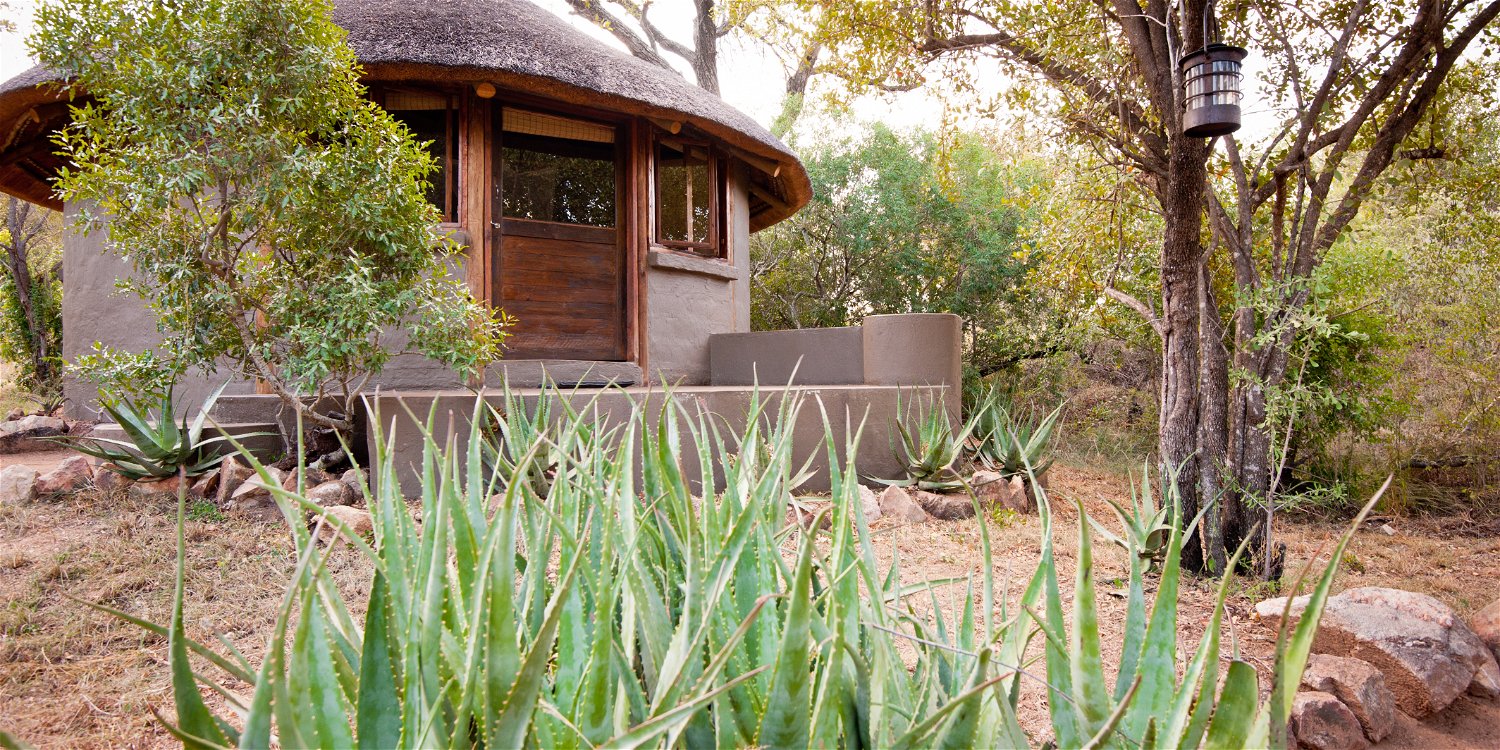Thermal storage eco hut room in the beautiful african bush setting of umlani bushcamp