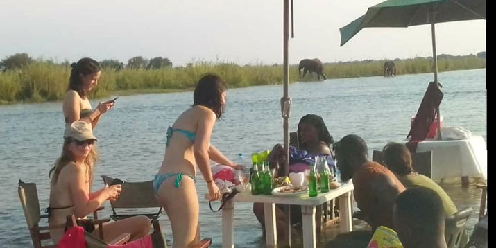 4 Days Escape to the Sunshine Lower Zambezi Valley for 2 people