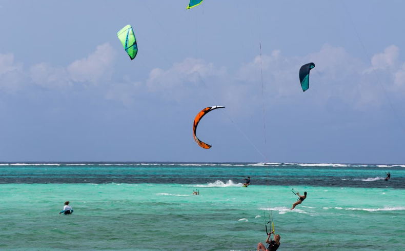 kite surfing instructor courses, kite surfing in zanzibar, learning to kite surf kite surfing instructor courses, kite surfing in zanzibar, learning to kite surf