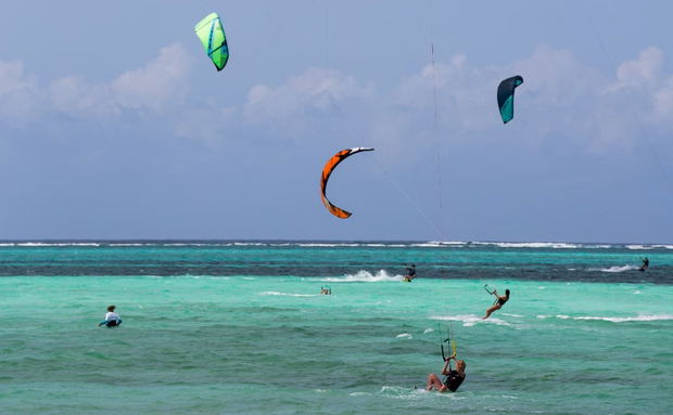 kite surfing instructor courses, kite surfing in zanzibar, learning to kite surf kite surfing instructor courses, kite surfing in zanzibar, learning to kite surf