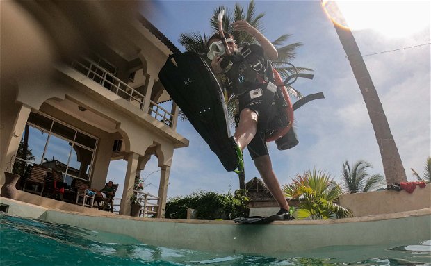 PADI Openwater scuba instructor in Paje Zanzibar